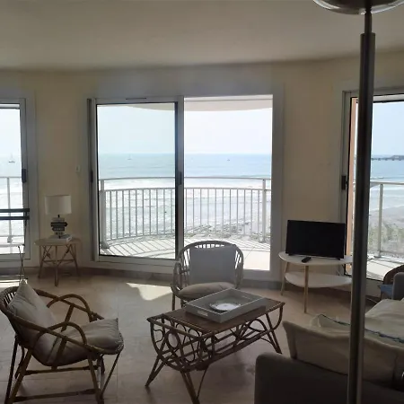 Apartamento 2 étoiles Avec Balcon-terrasse, 1 Chambre, Parking, Près De La - Fr-1-197-491