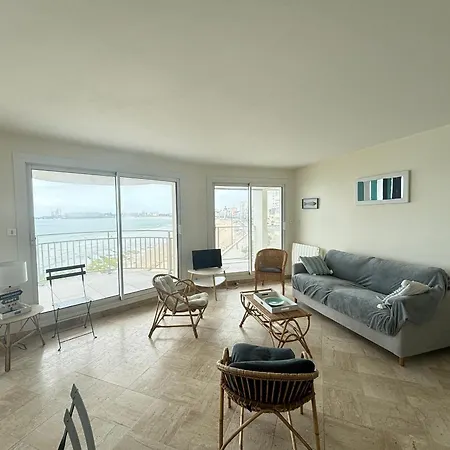 2 étoiles Avec Balcon-terrasse, 1 Chambre, Parking, Près De La - Fr-1-197-491 *