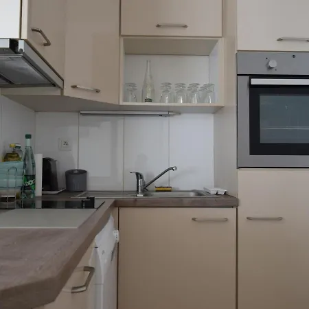 2 Etoiles Avec Balcon-terrasse, 1 Chambre, Parking, Pres De La - Fr-1-197-491 아파트 Les Sables-dʼOlonne