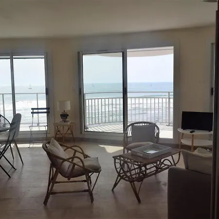 2 Etoiles Avec Balcon-terrasse, 1 Chambre, Parking, Pres De La - Fr-1-197-491 דירה Les Sables-dʼOlonne
