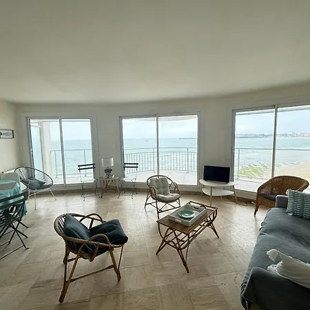 2 Etoiles Avec Balcon-terrasse, 1 Chambre, Parking, Pres De La - Fr-1-197-491 Les Sables-dʼOlonne