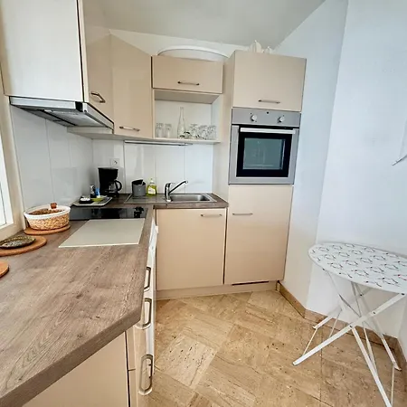 2 Etoiles Avec Balcon-terrasse, 1 Chambre, Parking, Pres De La - Fr-1-197-491 * Les Sables-dʼOlonne